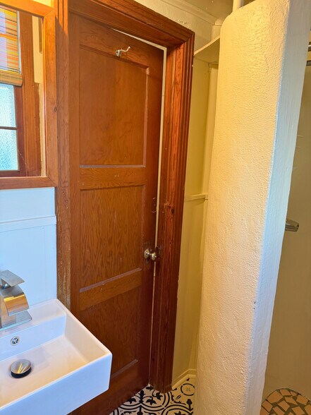 Building Photo - 5017 Soldier St