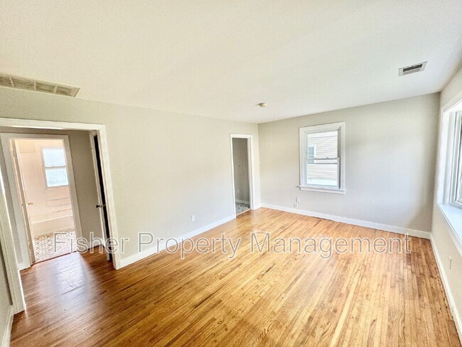 Building Photo - 3223 Jeter Ave