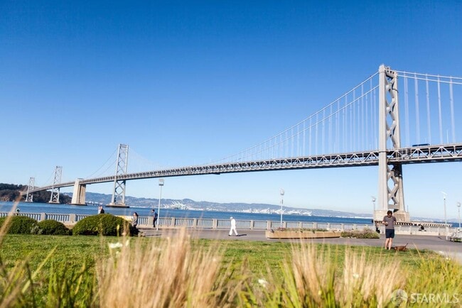 Building Photo - 301 Main St