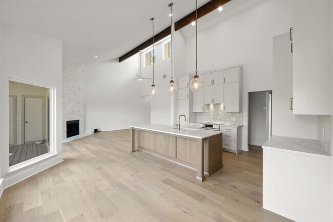 Building Photo - 1520 Ben Crenshaw Way