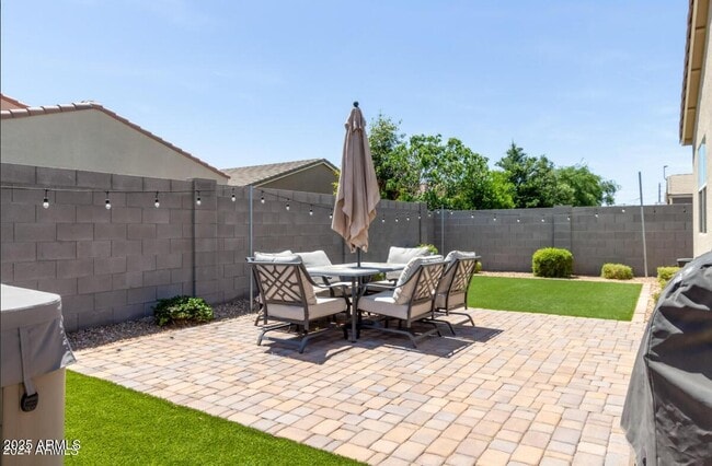 Building Photo - 547 W Panola Dr