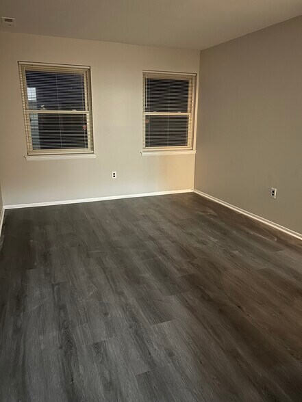 Building Photo - 124 Willow Turn