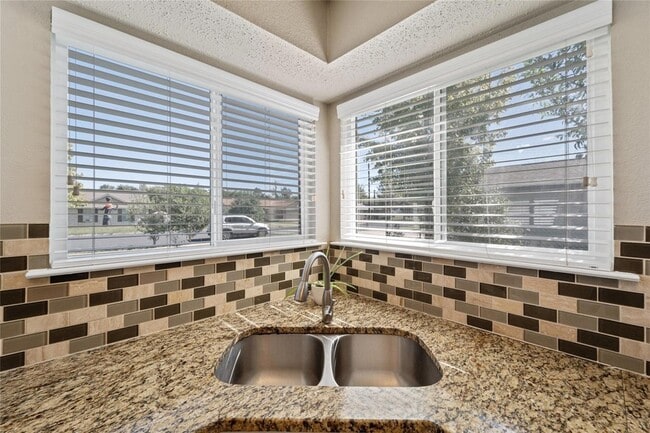 Building Photo - 13314 Briar Hollow Dr