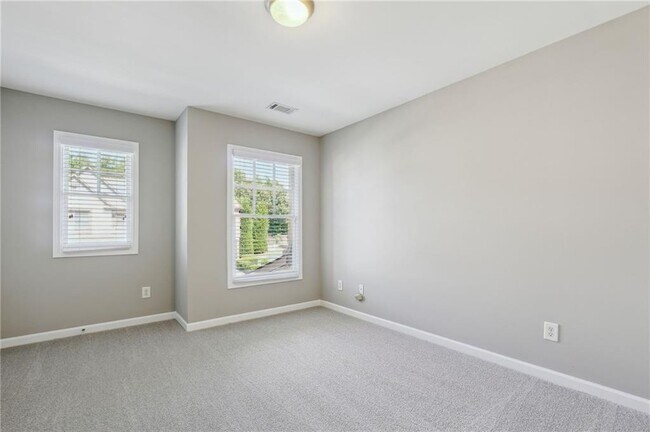 Building Photo - 4978 Berkeley Oak Dr