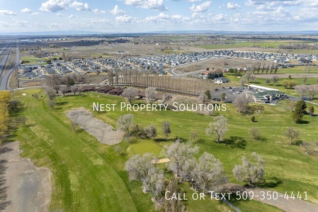 Building Photo - Beautiful 3-bedroom Golf course Condo!