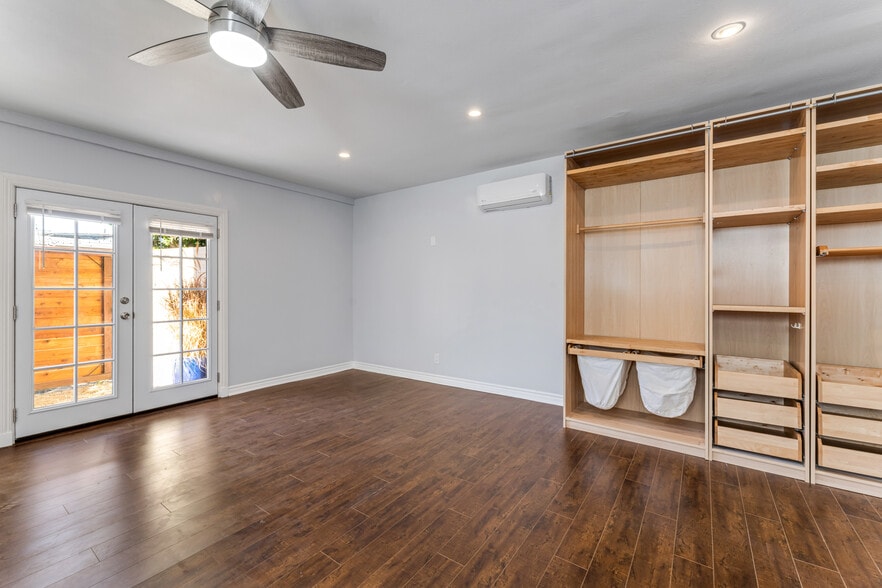 Main side - 1344 N Lincoln St