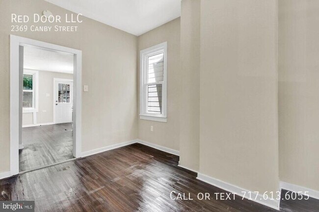 Building Photo - 2369 Canby St
