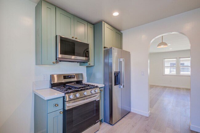 Building Photo - Riverside Residences