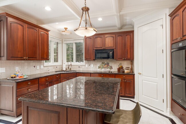 Building Photo - 16646 Brooklane Blvd