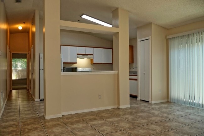 Building Photo - 551 Carambola Ave