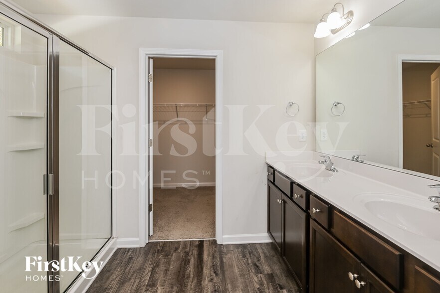 Building Photo - 9515 Hamel St