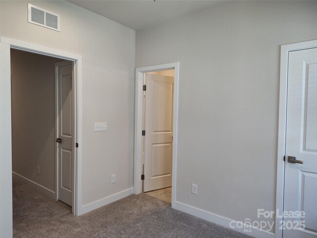 Building Photo - 6025 Fonsac Ln