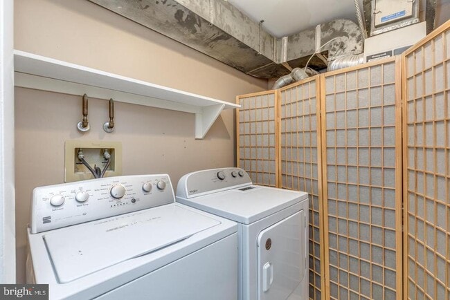 Building Photo - 1929 The Woods II