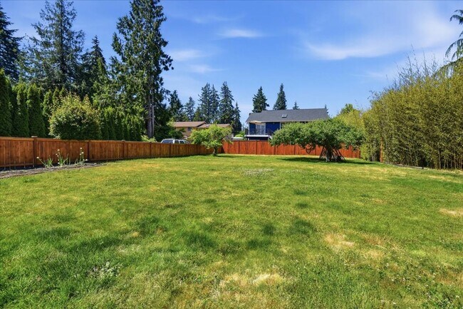 Building Photo - 3bd/1.75ba Shoreline Home