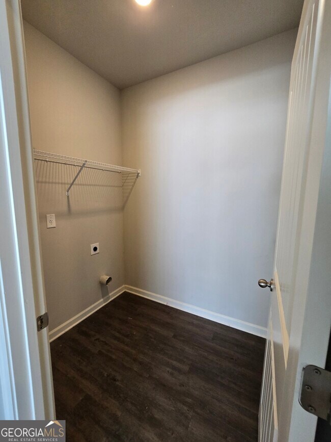 Building Photo - 121 Valimar Dr