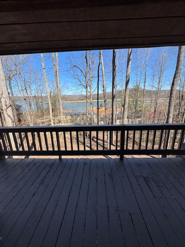 Building Photo - Lake View Rental in Gray