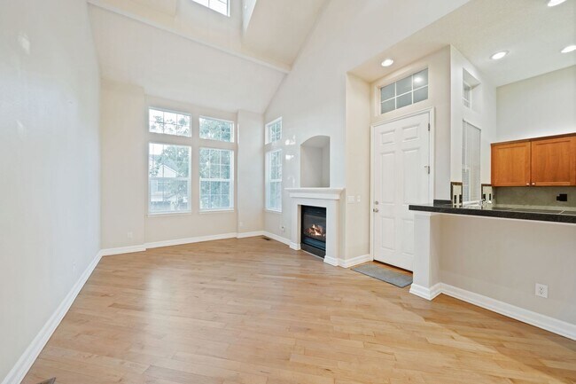 Building Photo - 6610 NE Rosebay Dr