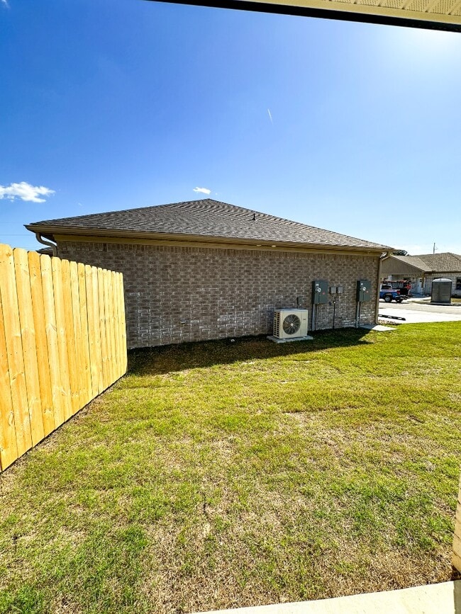 Building Photo - 1700 Mary Kay Blvd