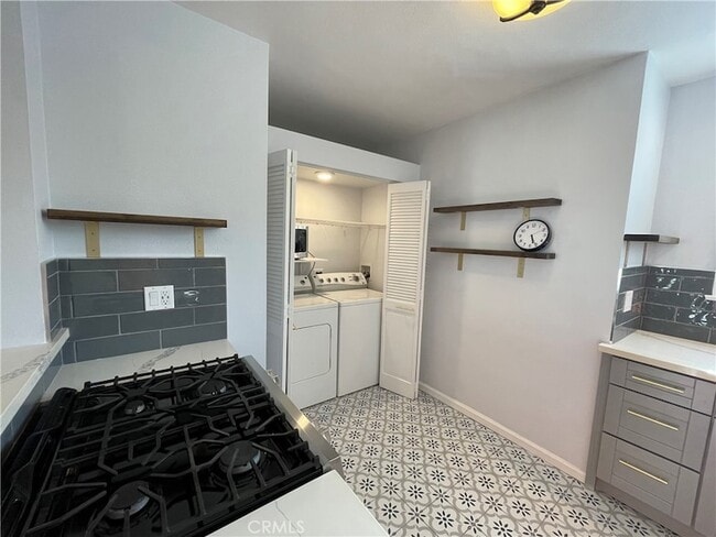 Building Photo - 4447 E 14th St