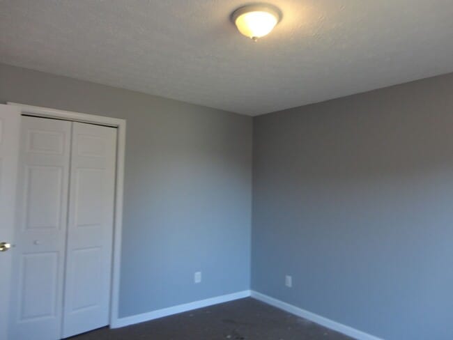 Building Photo - 2 Bedroom Duplex  in Seymour