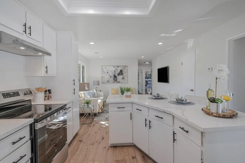 Building Photo - 7675 Sunset Ave