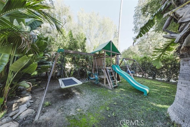 Building Photo - 2255 E Chevy Chase Dr