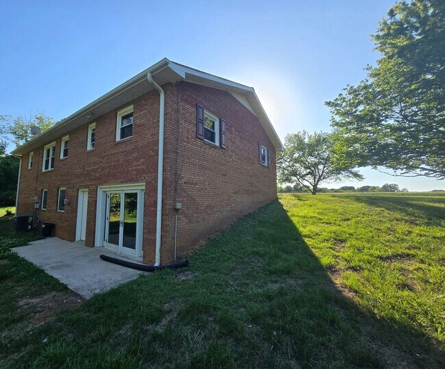 Building Photo - 3399 NC-16