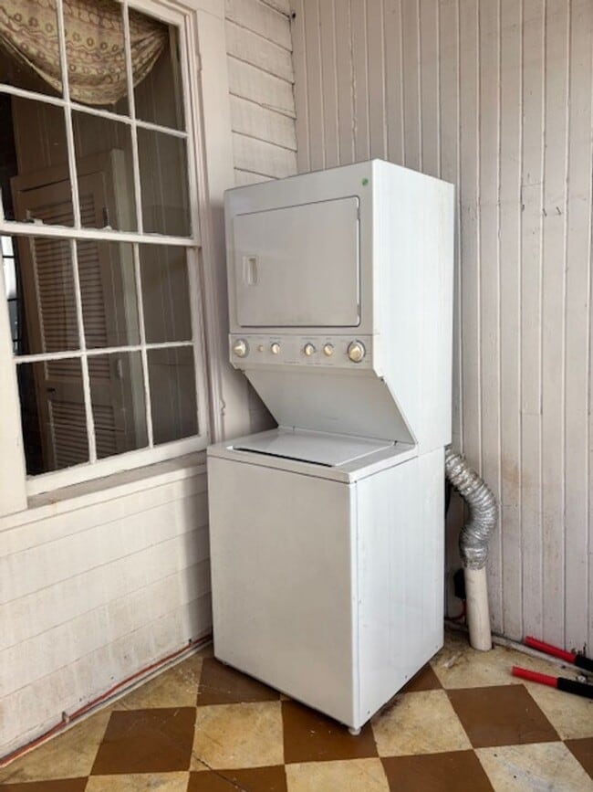 Building Photo - 226 E Gwinnett St