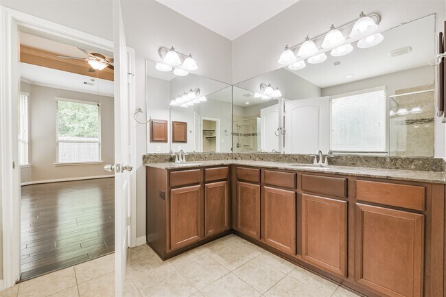 Building Photo - 19527 Juniper Breeze Ln