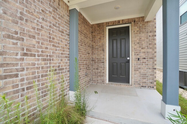 Building Photo - 2513 Danbury Ln