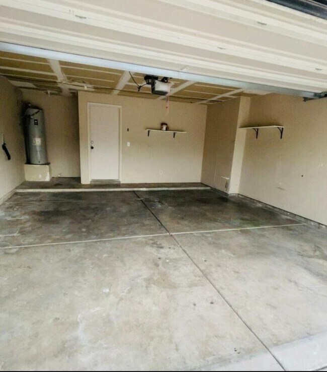 Building Photo - 3556 W Avenida Del Mar