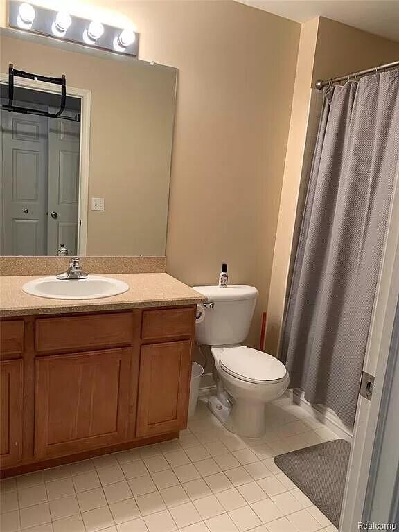 Building Photo - 3202 Camden Dr