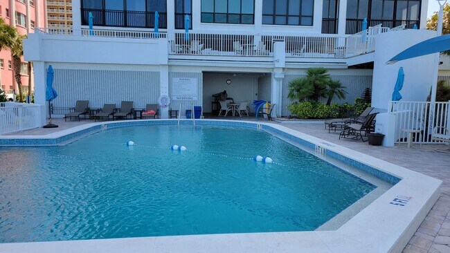 Building Photo - Annual or seasonal turnkey furnished renov...