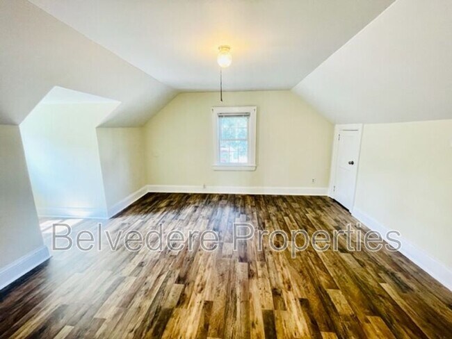 Building Photo - 810 Elwell Ave