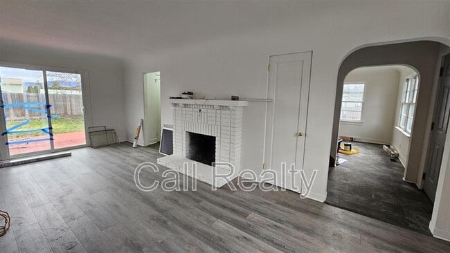 Building Photo - 224 N Conklin Rd