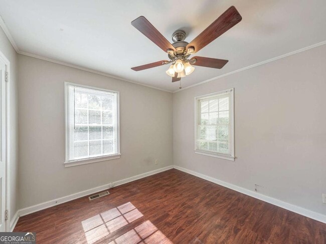 Building Photo - 652 Mozley Dr SE