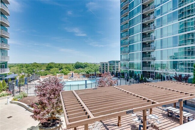 Building Photo - 923 Peachtree St NE