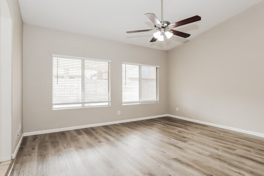 Building Photo - 1563 E Scott Ave