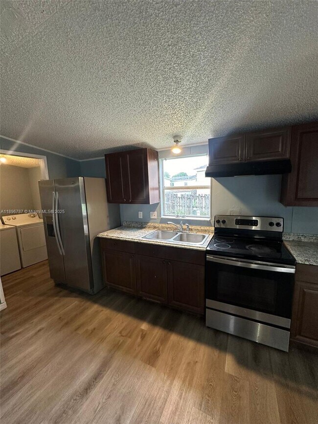 Building Photo - 11863 Atlantic Cir