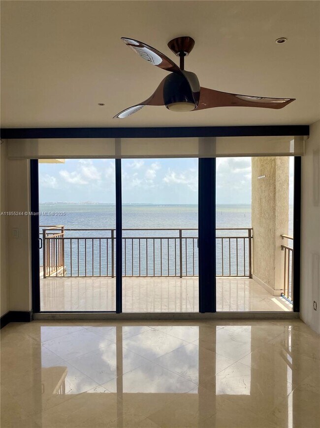 Building Photo - 1632 S Bayshore Ct