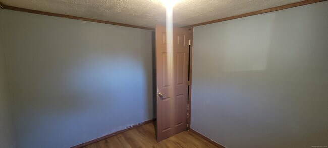 Building Photo - 87 Ellington St