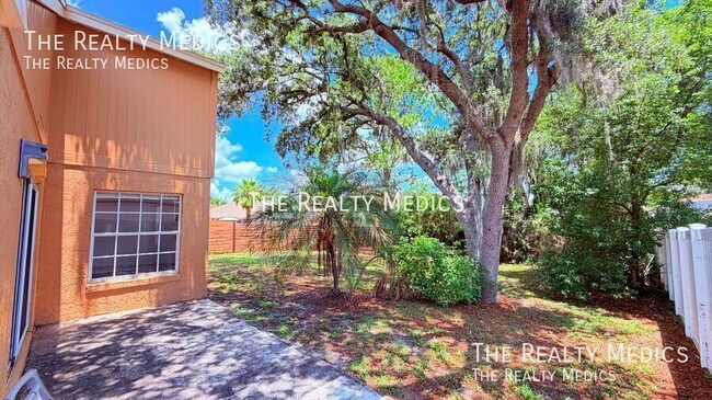 Building Photo - 10725 Brice Ct