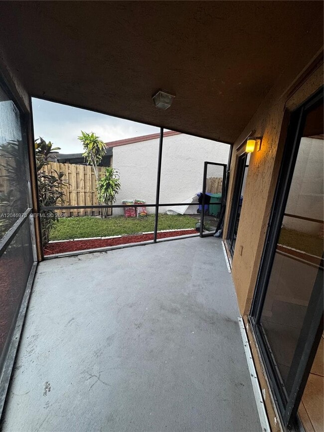 Building Photo - 951 SW 109th Ave