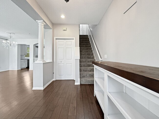 Building Photo - 8449 Forestview Ln N