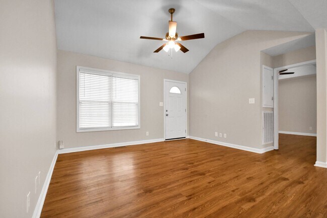 Building Photo - Pet Friendly Three Bedroom with Bonus!