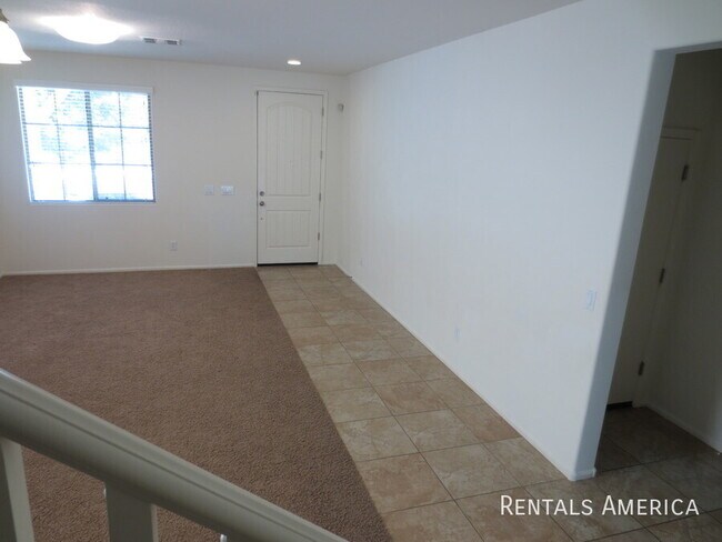 Building Photo - 890 E Doral Ct