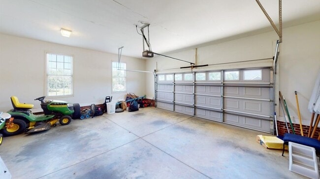 Building Photo - 132 Whispering Hill Ln