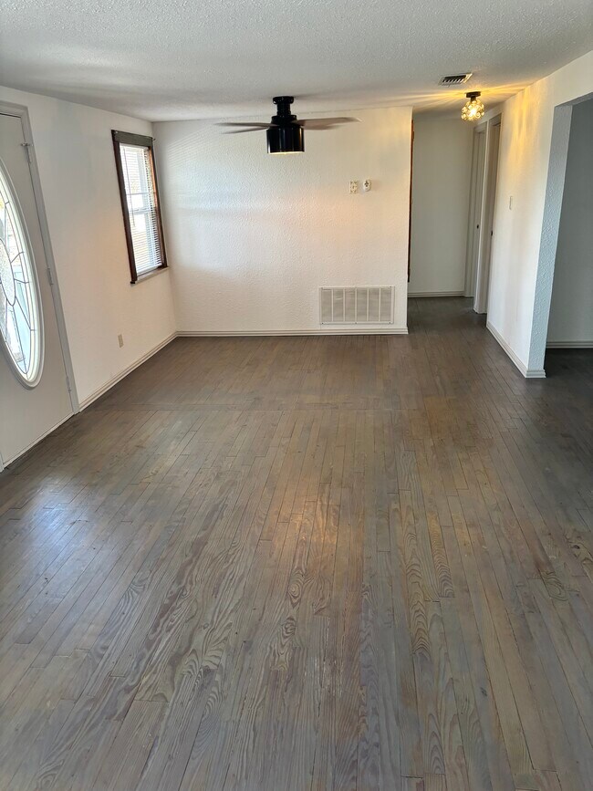 Building Photo - 8546 Co Rd 500