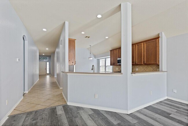 Building Photo - 11617 Glen Knoll Dr
