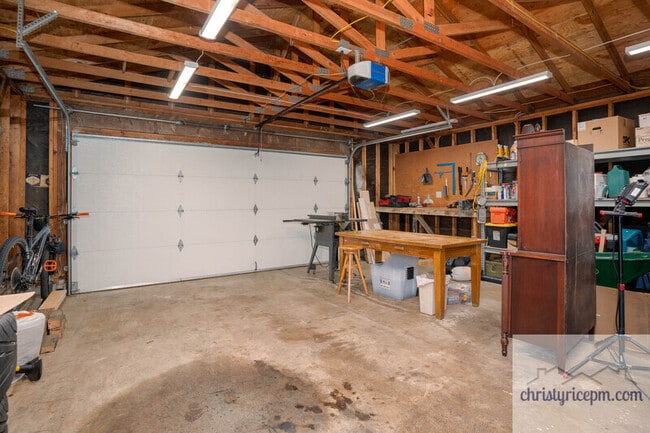 Building Photo - 2107 SE 21st Ct